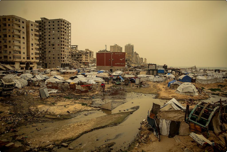 غزہ پر اسرائیلی فضائی حملوں اور گولہ باری میں 10 فلسطینی شہید